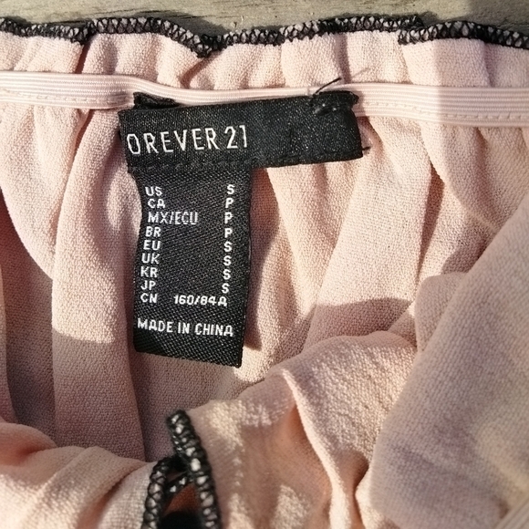 Forever 21 Pink Ruffled Women's Top - Picture 6 of 7